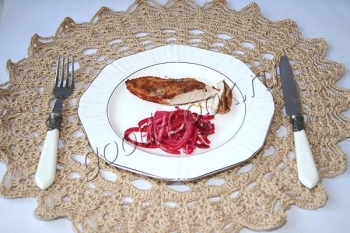 Закусочный маринованный лук со свёклой. Рецепт приготовления