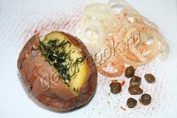 Запеченный картофель с чесночно-укропным соусом, рецепт приготовления